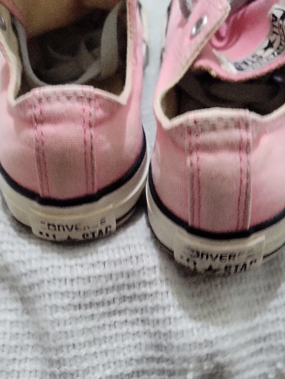 Converse Kids Pink Low-Top Canvas Sneakers with Gray Laces Size 1